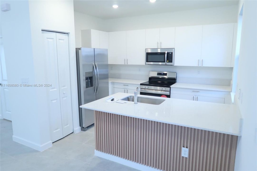 For Rent: $2,875 (3 beds, 2 baths, 0 Square Feet)