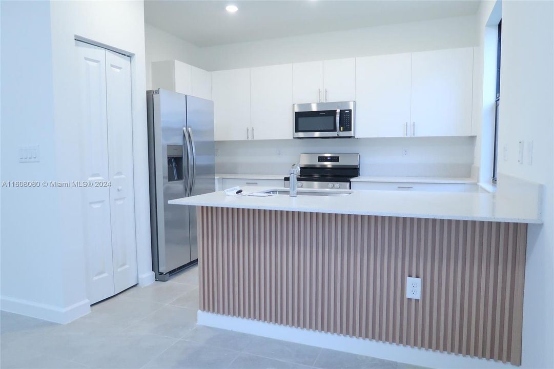 For Rent: $2,875 (3 beds, 2 baths, 0 Square Feet)