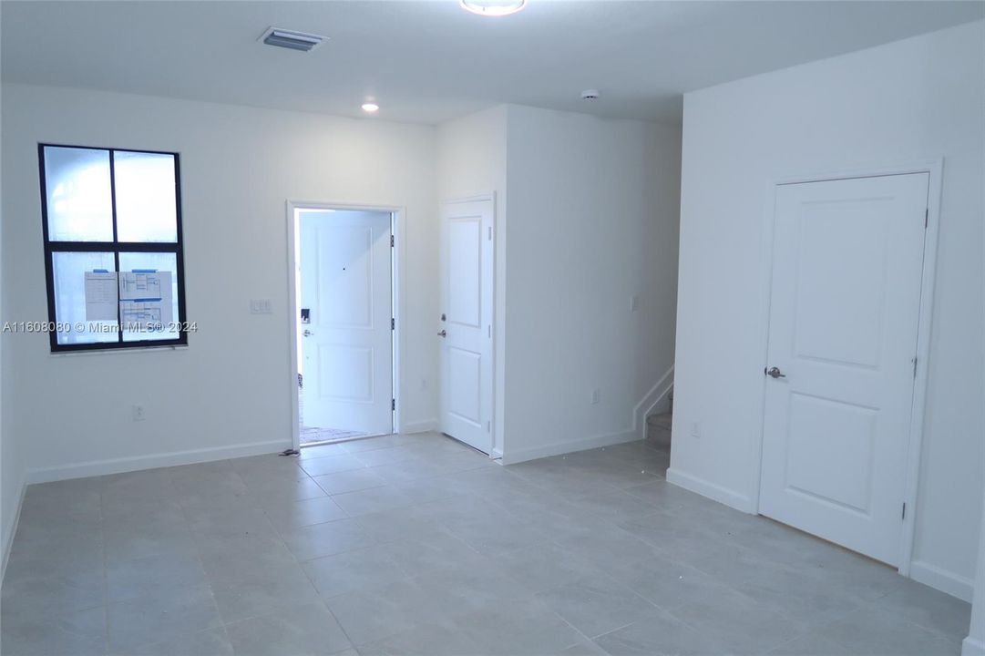 For Rent: $2,875 (3 beds, 2 baths, 0 Square Feet)