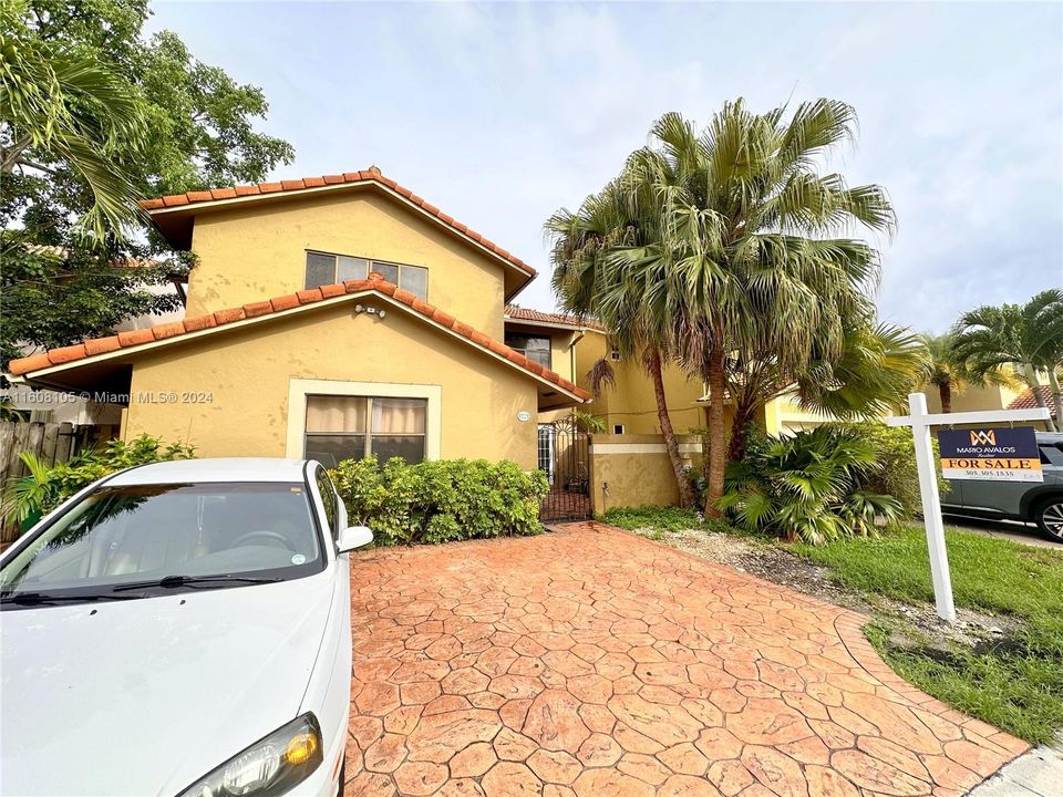 For Sale: $640,000 (5 beds, 3 baths, 2420 Square Feet)