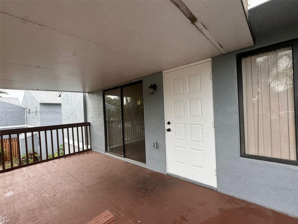 For Rent: $2,000 (2 beds, 2 baths, 975 Square Feet)