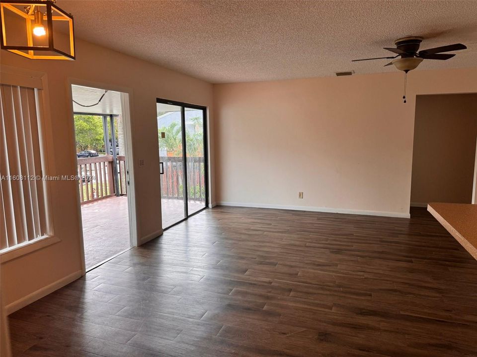 For Rent: $2,000 (2 beds, 2 baths, 975 Square Feet)