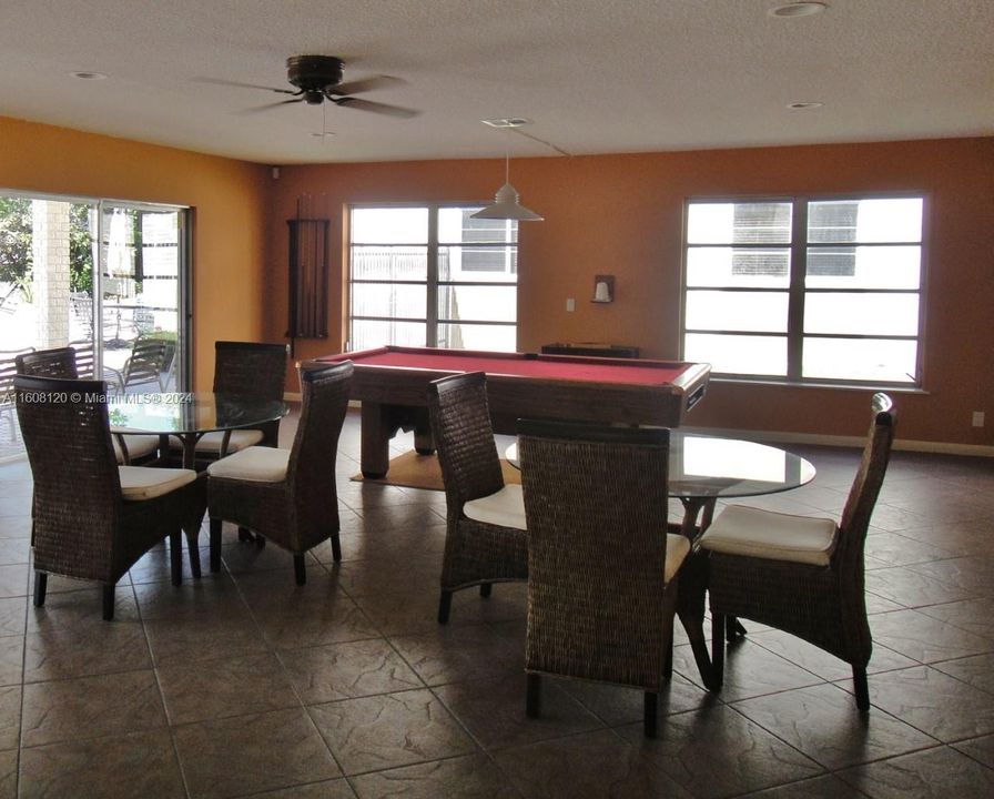 For Sale: $239,500 (1 beds, 1 baths, 750 Square Feet)