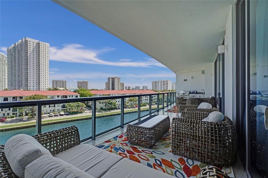 For Sale: $1,790,000 (3 beds, 4 baths, 2307 Square Feet)