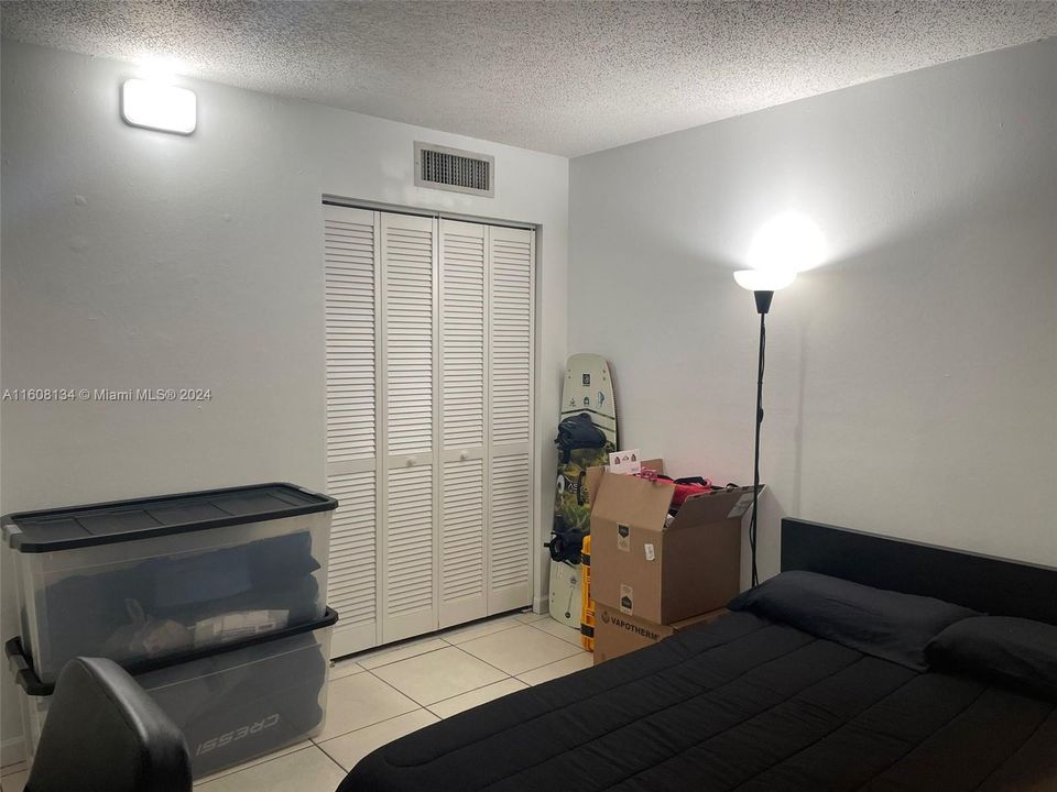 For Rent: $2,400 (2 beds, 2 baths, 1060 Square Feet)
