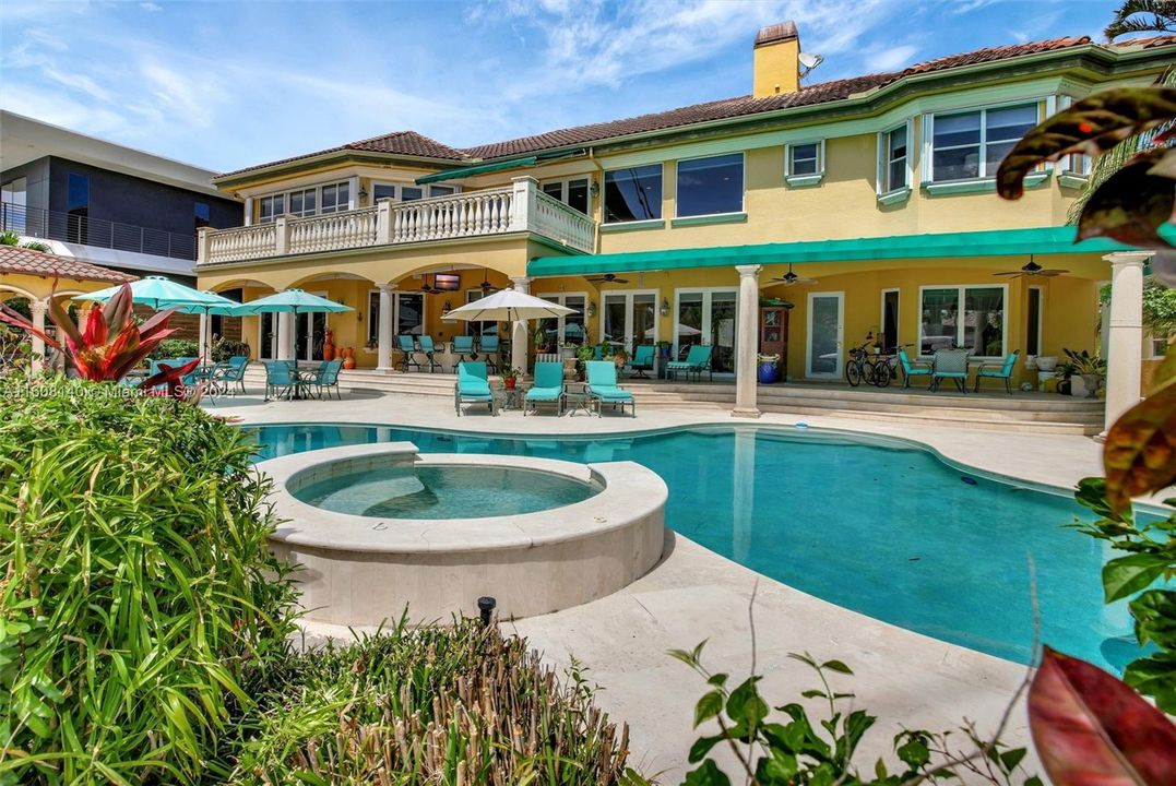 For Sale: $7,000,000 (5 beds, 5 baths, 5996 Square Feet)