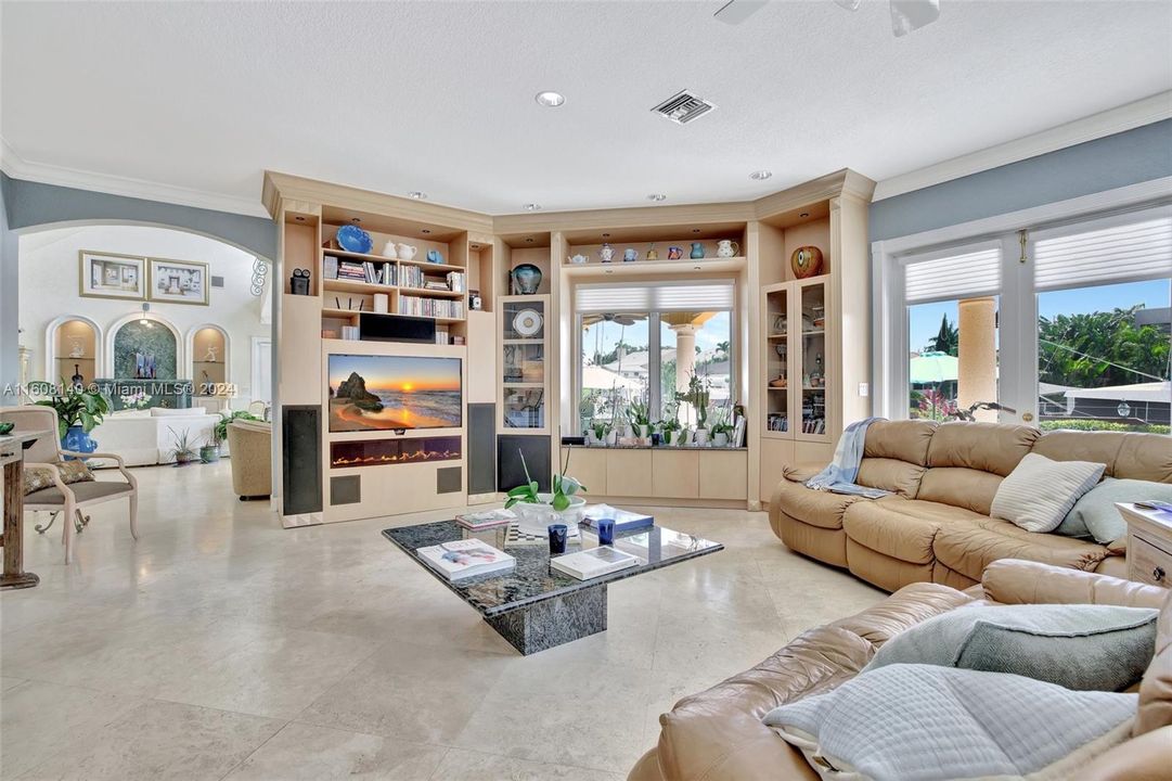 For Sale: $7,000,000 (5 beds, 5 baths, 5996 Square Feet)