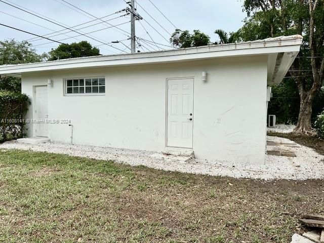 Recently Rented: $1,800 (0 beds, 1 baths, 600 Square Feet)