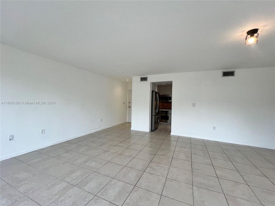 Recently Rented: $4,400 (2 beds, 2 baths, 1212 Square Feet)