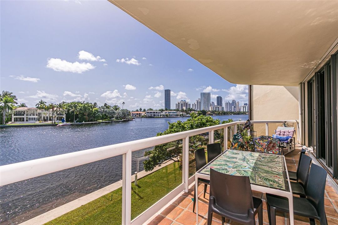 For Sale: $1,199,000 (3 beds, 2 baths, 2745 Square Feet)