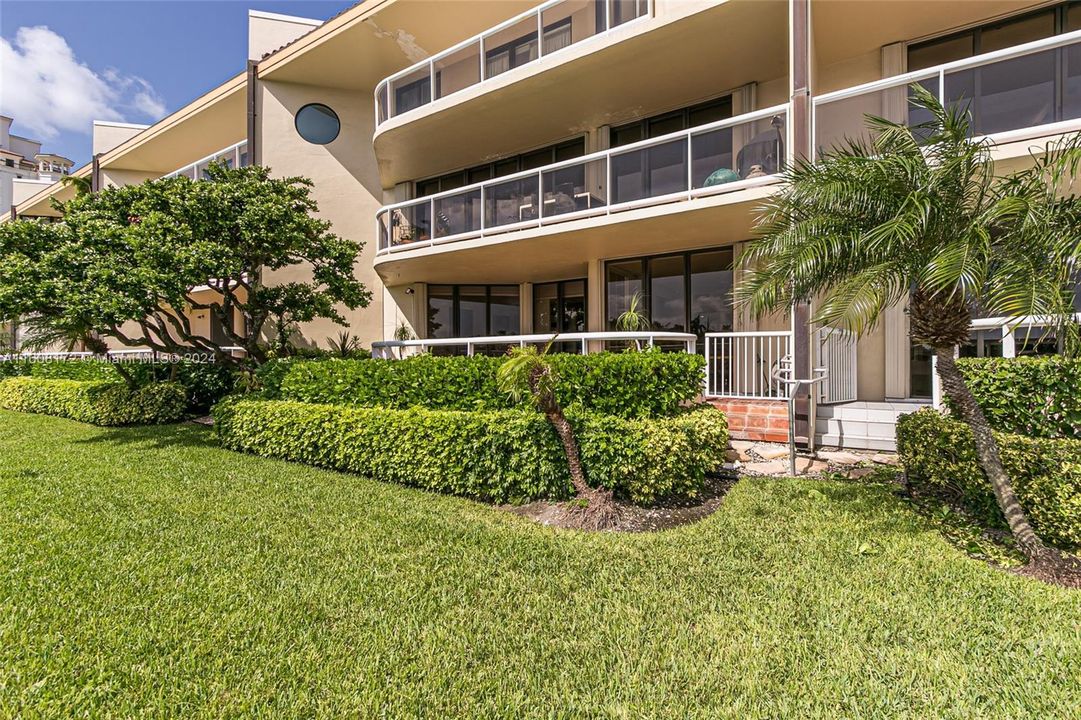 For Sale: $1,199,000 (3 beds, 2 baths, 2745 Square Feet)