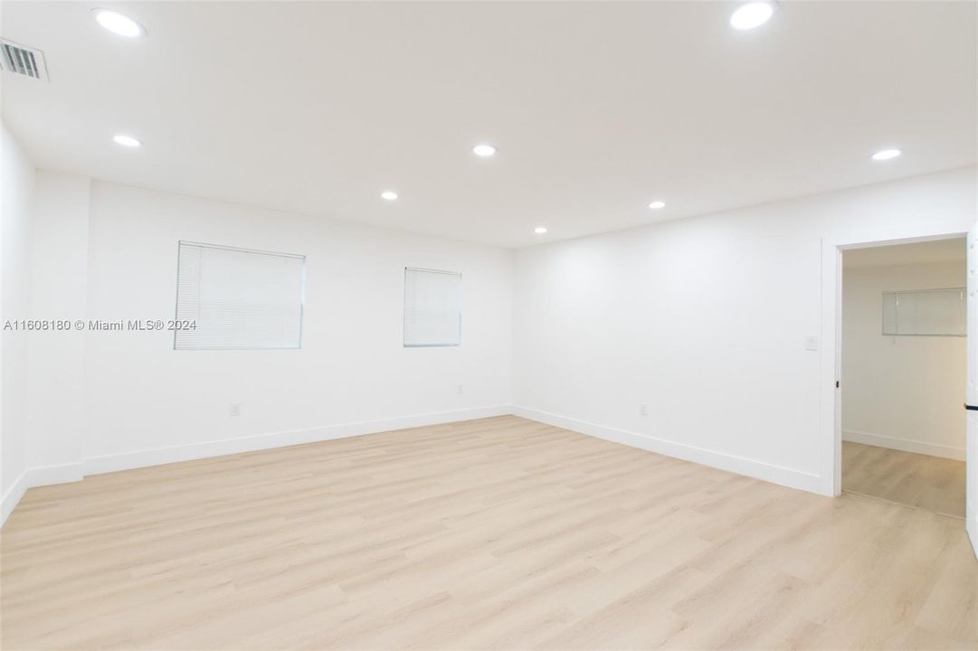 Activo con contrato: $460,000 (4 camas, 3 baños, 1559 Pies cuadrados)