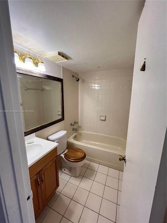 For Rent: $2,700 (2 beds, 2 baths, 1026 Square Feet)