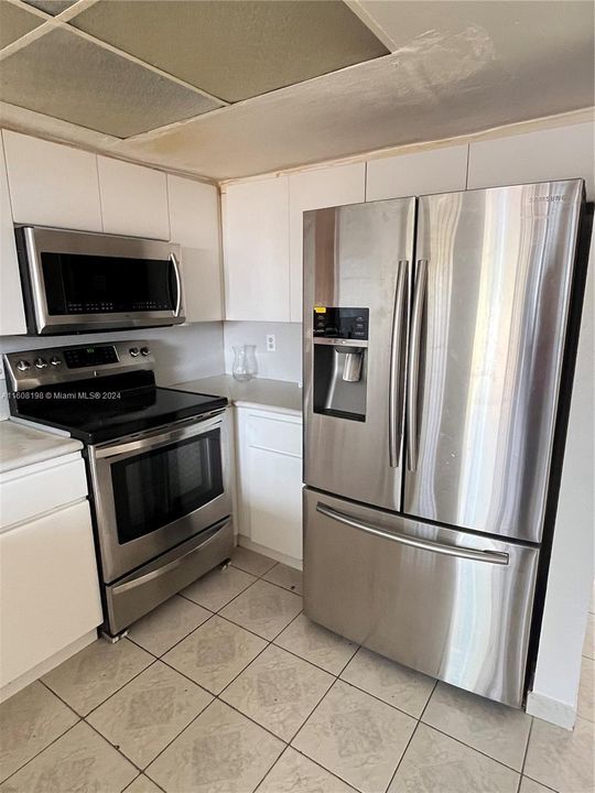 For Rent: $2,700 (2 beds, 2 baths, 1026 Square Feet)