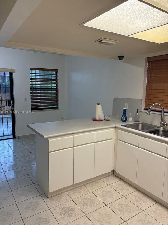 For Rent: $2,700 (2 beds, 2 baths, 1026 Square Feet)