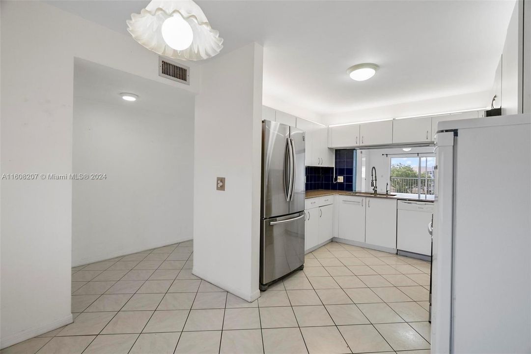 For Sale: $235,000 (2 beds, 2 baths, 1255 Square Feet)