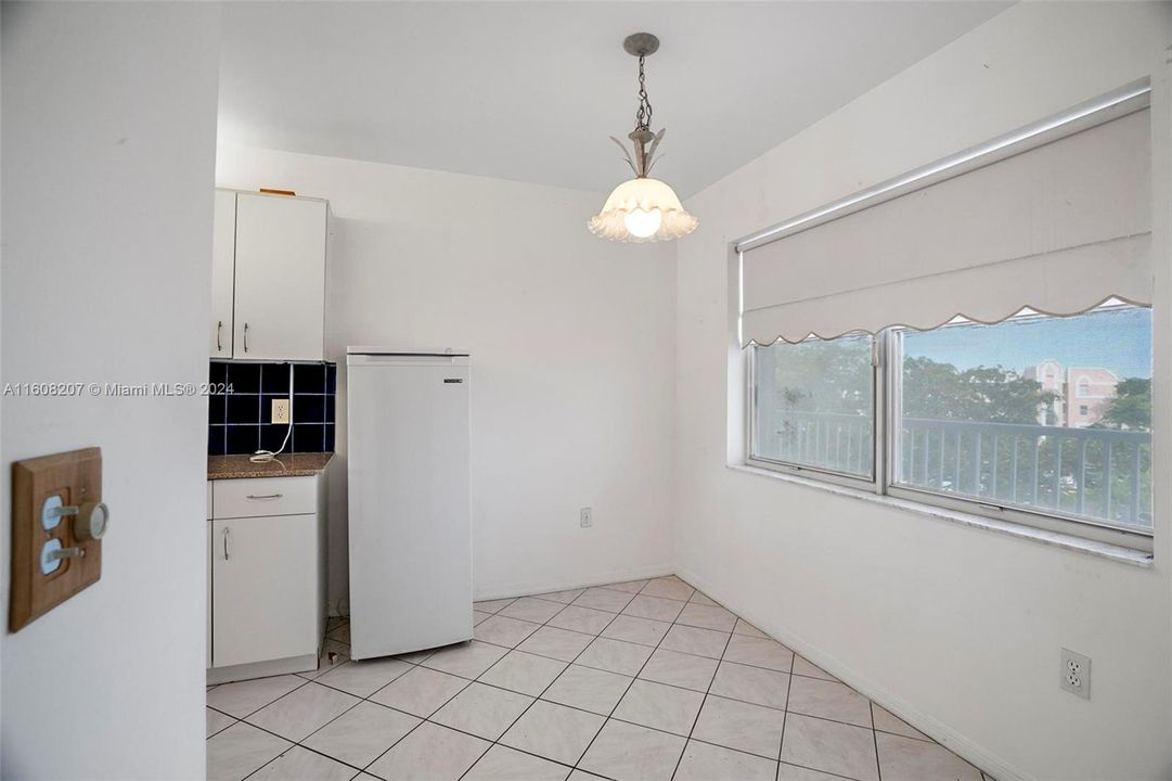 For Sale: $235,000 (2 beds, 2 baths, 1255 Square Feet)