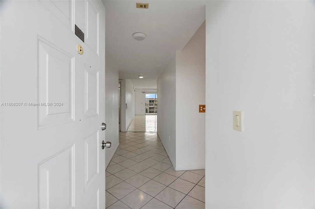 For Sale: $235,000 (2 beds, 2 baths, 1255 Square Feet)