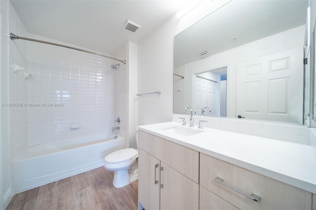 Active With Contract: $2,203 (1 beds, 1 baths, 750 Square Feet)