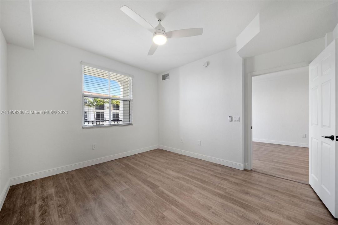 Active With Contract: $2,203 (1 beds, 1 baths, 750 Square Feet)