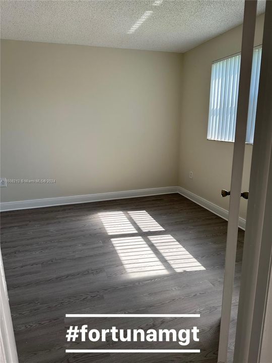 For Rent: $2,000 (2 beds, 2 baths, 986 Square Feet)