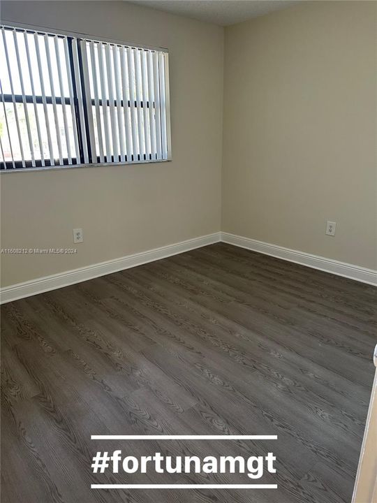 For Rent: $2,000 (2 beds, 2 baths, 986 Square Feet)