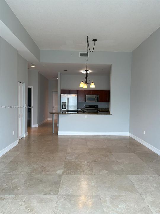 Active With Contract: $3,050 (2 beds, 2 baths, 1173 Square Feet)