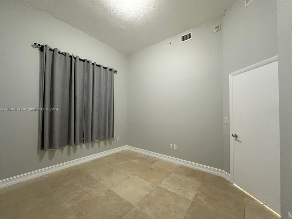 Active With Contract: $3,050 (2 beds, 2 baths, 1173 Square Feet)