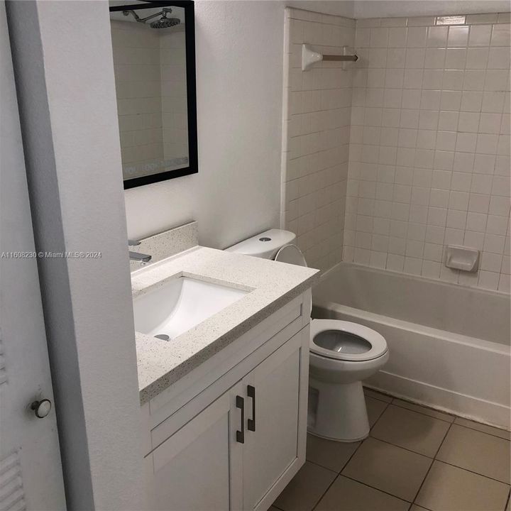 For Rent: $2,200 (2 beds, 1 baths, 965 Square Feet)