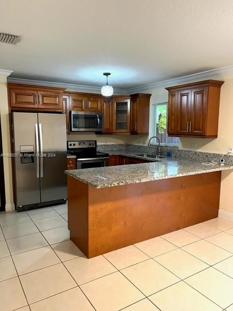 Recently Sold: $490,000 (3 beds, 2 baths, 1275 Square Feet)