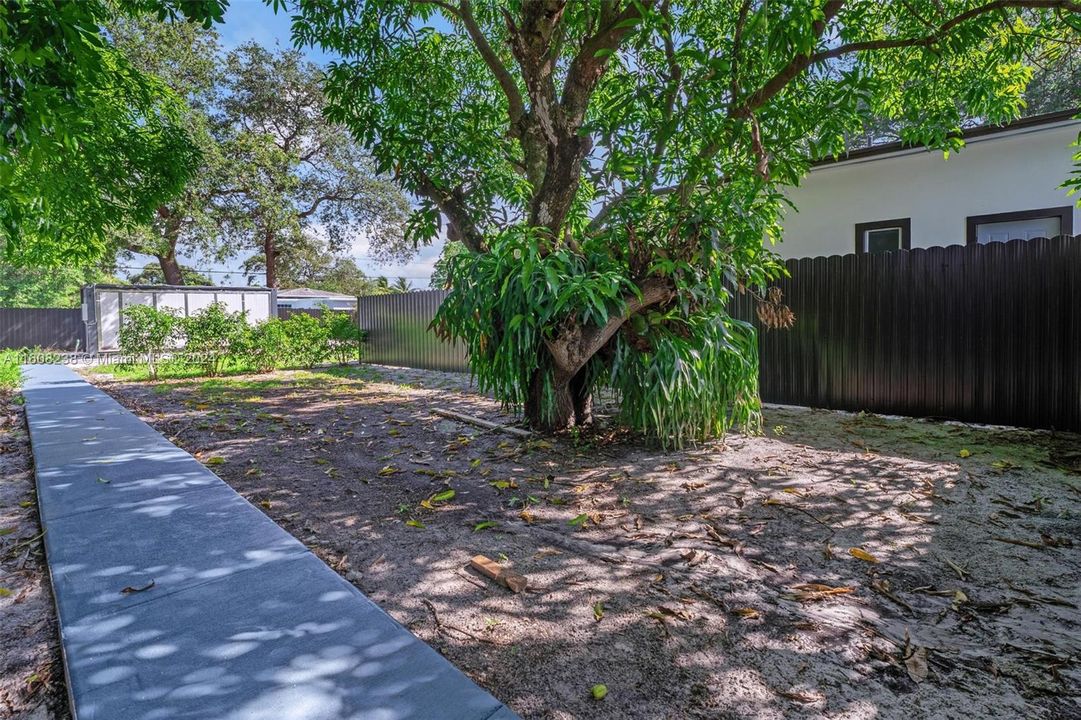 For Sale: $775,000 (3 beds, 2 baths, 1355 Square Feet)