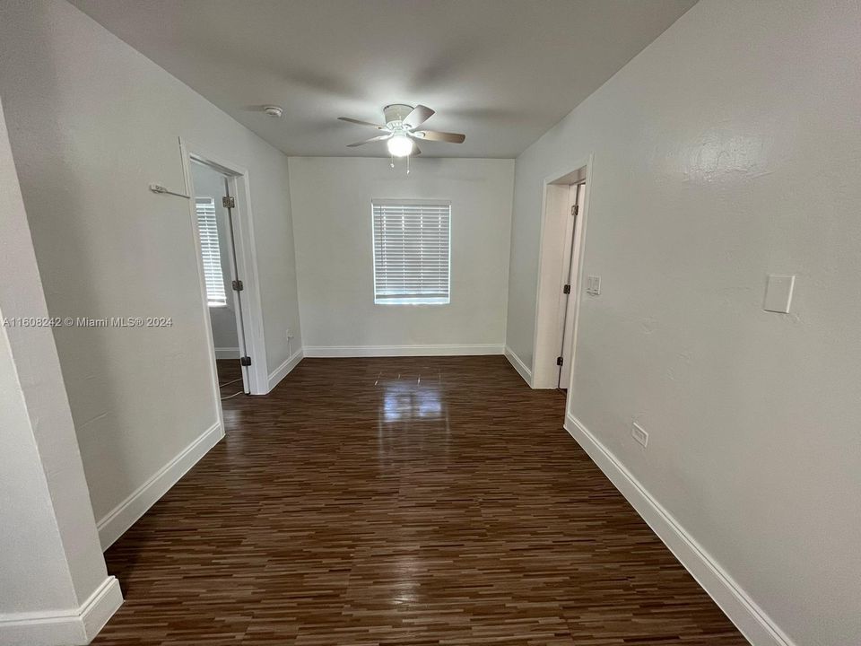 For Rent: $2,400 (1 beds, 1 baths, 800 Square Feet)