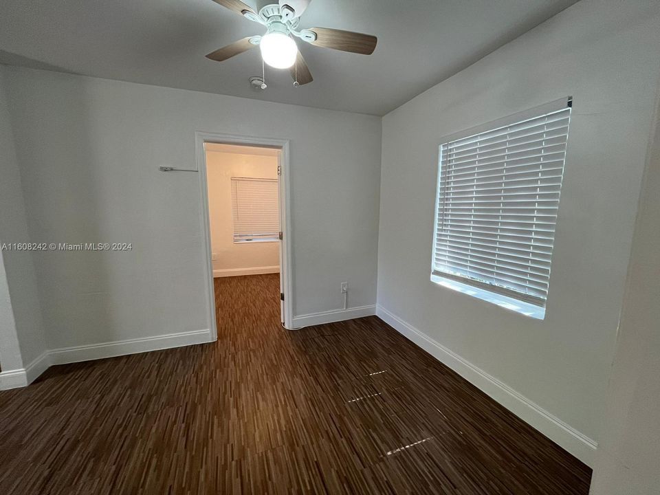 For Rent: $2,400 (1 beds, 1 baths, 800 Square Feet)