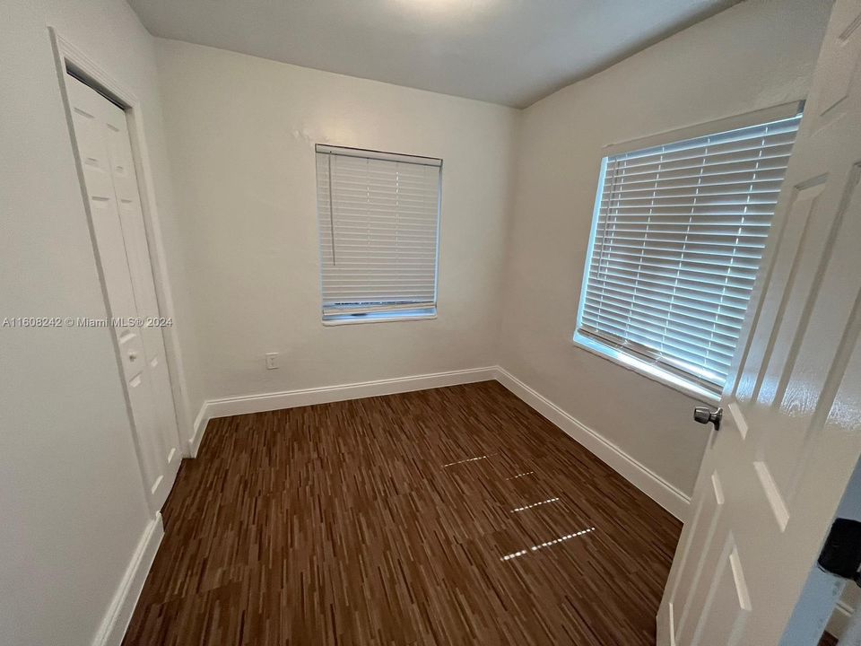 For Rent: $2,400 (1 beds, 1 baths, 800 Square Feet)