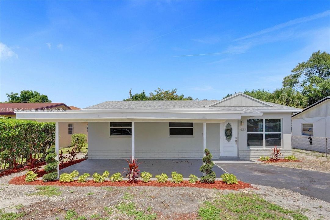 For Sale: $419,900 (4 beds, 2 baths, 1295 Square Feet)