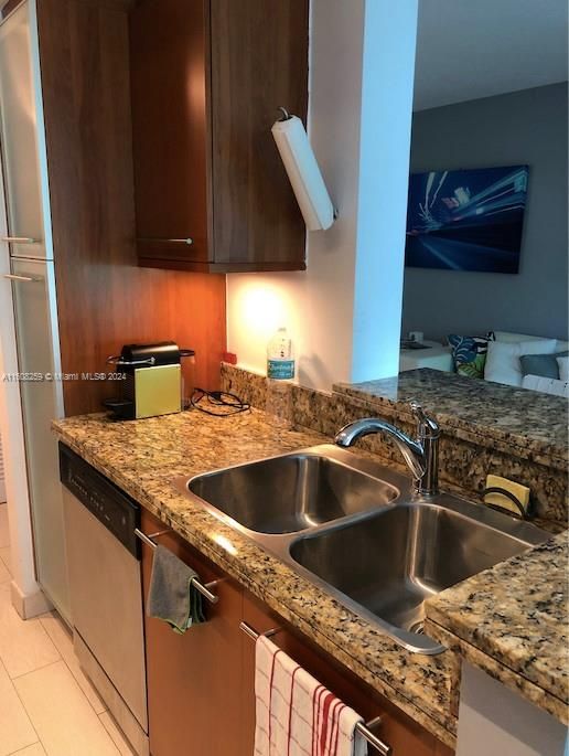 Recently Rented: $3,500 (1 beds, 1 baths, 826 Square Feet)