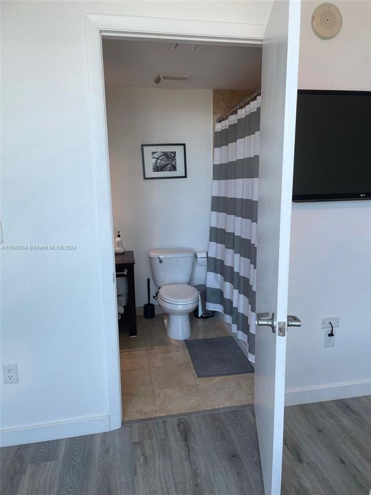 For Rent: $2,900 (1 beds, 1 baths, 768 Square Feet)