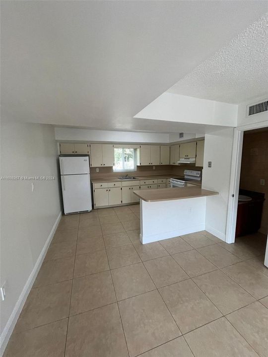 For Rent: $2,150 (2 beds, 1 baths, 51086 Square Feet)