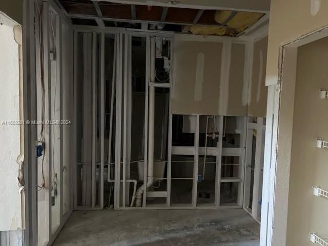 Vendido Recientemente: $260,000 (2 camas, 2 baños, 1650 Pies cuadrados)