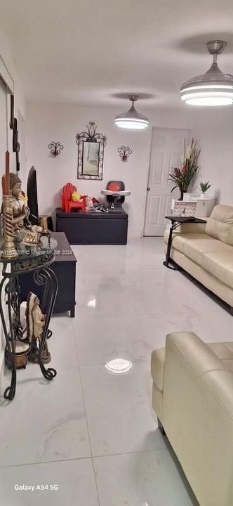 Activo con contrato: $585,000 (4 camas, 3 baños, 1852 Pies cuadrados)