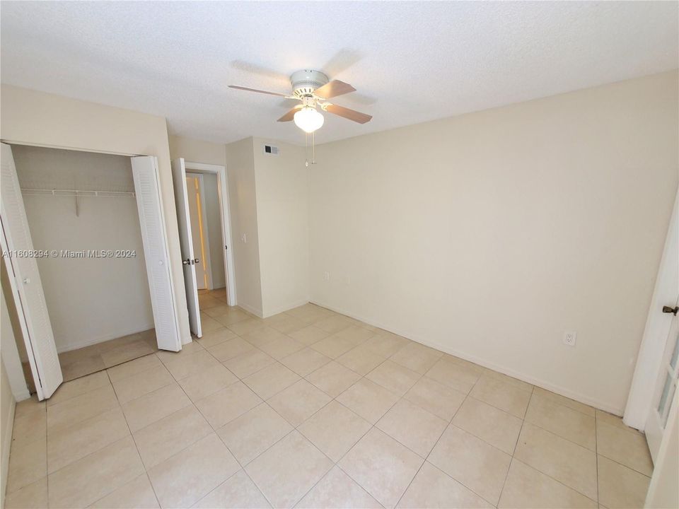 For Sale: $184,000 (2 beds, 1 baths, 909 Square Feet)