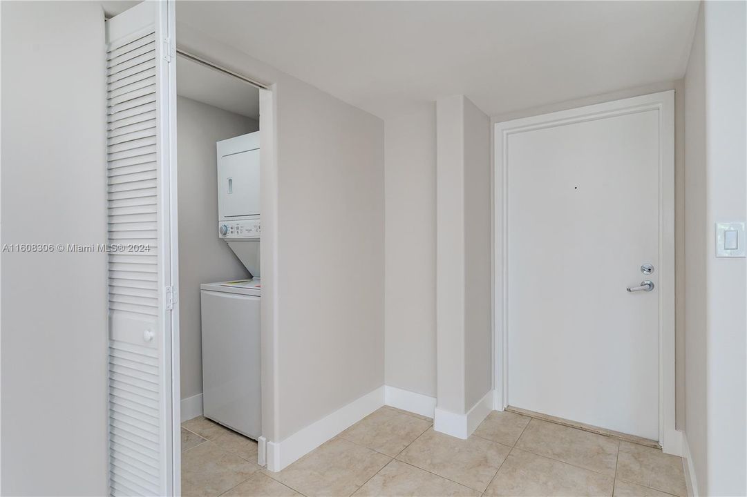 For Sale: $520,000 (2 beds, 2 baths, 1263 Square Feet)