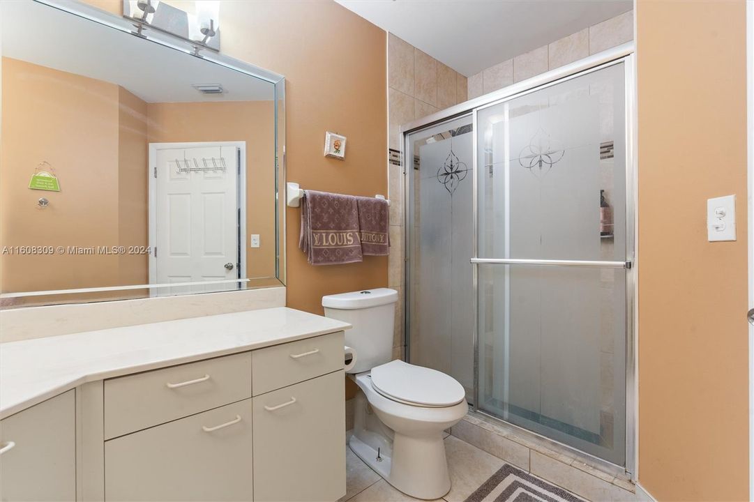 For Sale: $335,000 (3 beds, 2 baths, 1298 Square Feet)