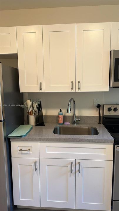 Recently Rented: $2,150 (2 beds, 1 baths, 800 Square Feet)