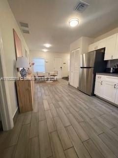 For Rent: $2,150 (2 beds, 1 baths, 800 Square Feet)