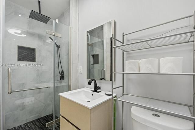 For Sale: $509,900 (2 beds, 2 baths, 904 Square Feet)