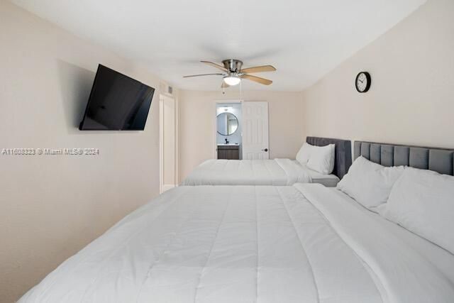 For Sale: $509,900 (2 beds, 2 baths, 904 Square Feet)