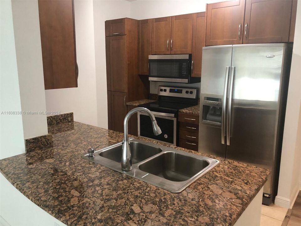 En Venta: $450,000 (2 camas, 2 baños, 1085 Pies cuadrados)