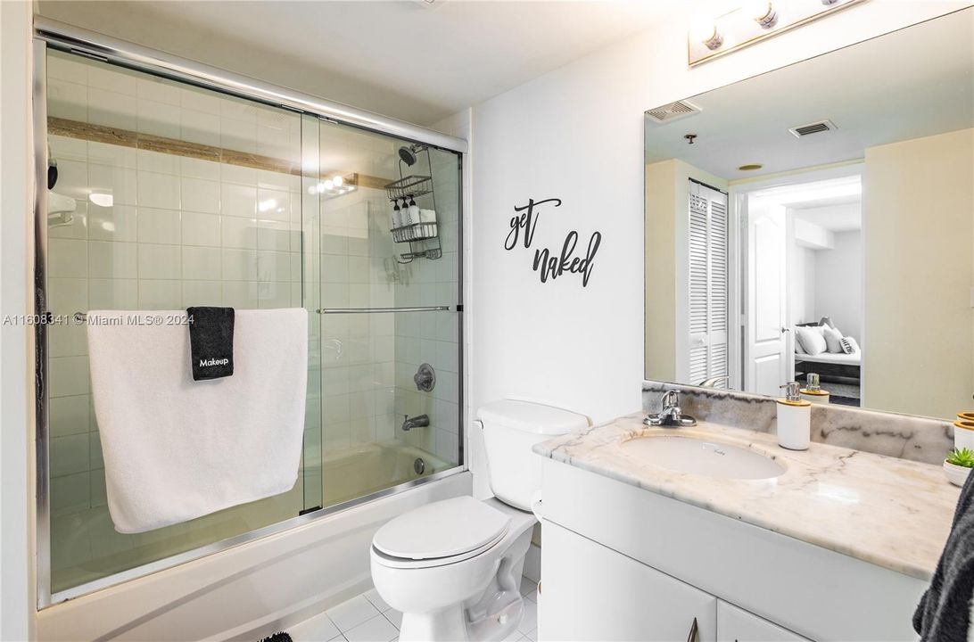 Active With Contract: $2,850 (1 beds, 1 baths, 825 Square Feet)