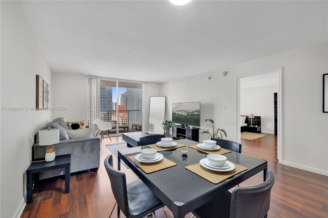 Active With Contract: $2,850 (1 beds, 1 baths, 825 Square Feet)